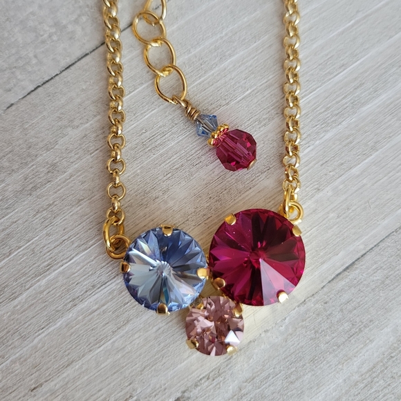 Austrian Crystal Cluster Pendant Necklace in Gold - Picture 3 of 10